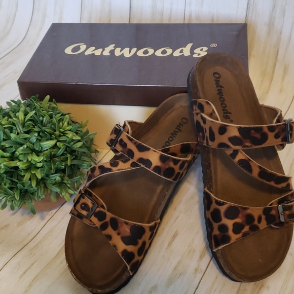 Outwoods Shoes - Stylish Leopard print footbed slide sandals